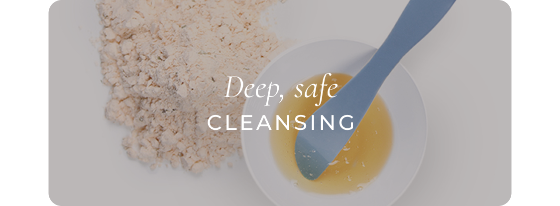 Le Mieux advertising image for safe deep professional cleansing and extractions